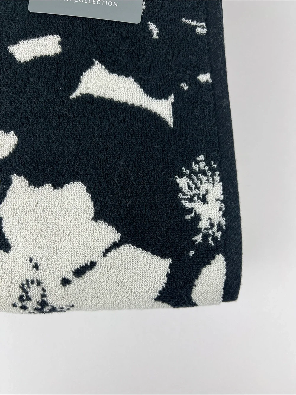 Loft by Loftex Bath Towels Black Cream Floral Jacquard Soft Cotton 2 Pc NEW